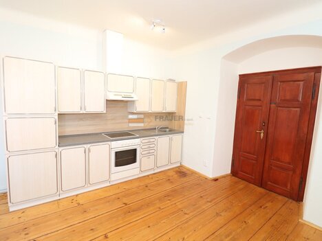 Pronájem bytu 1+KK, 26 m2, Václavské náměstí, Uhlířské Janovice