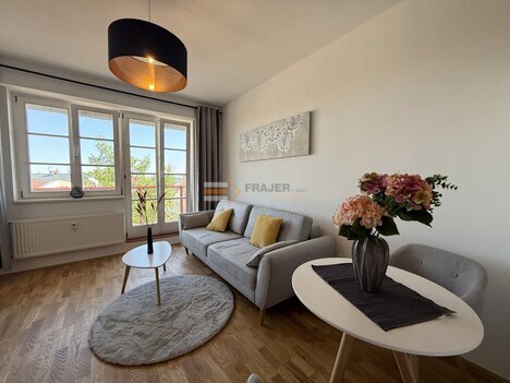 Pronájem bytu 2+KK/B,G, 49 m2, Pelušková, Praha 14