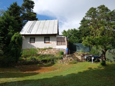 Prodej chaty se zahradou, 428 m2, Pohoří - Pohorka, Praha - západ